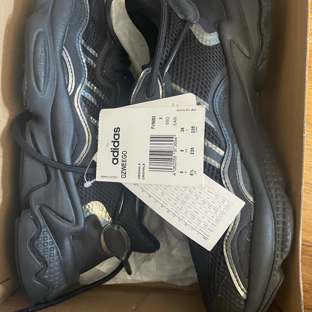 Ozweego Black Sneakers, 5.5